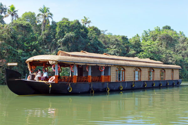 4 Bed Houseboat